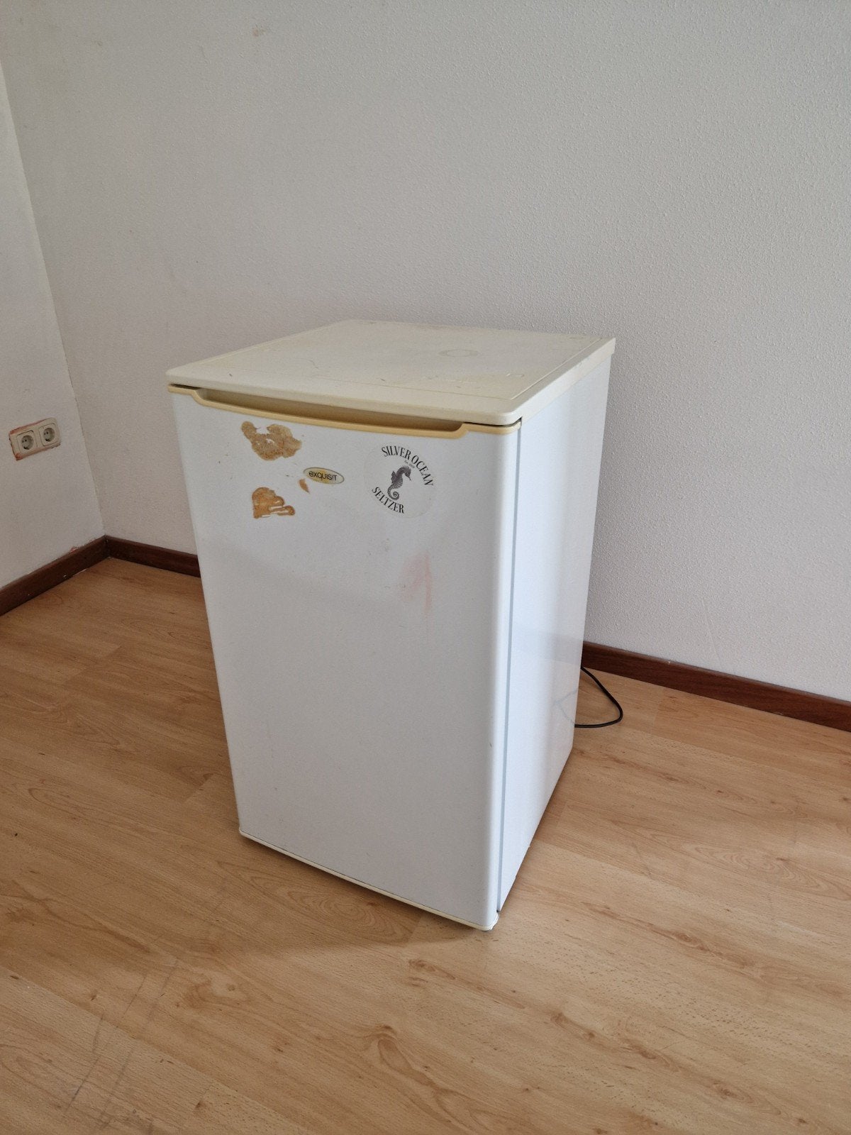 Koelkast Exquisit, Minder dan 75 liter, Ophalen, 85 tot 120 cm, Zonder vriesvak