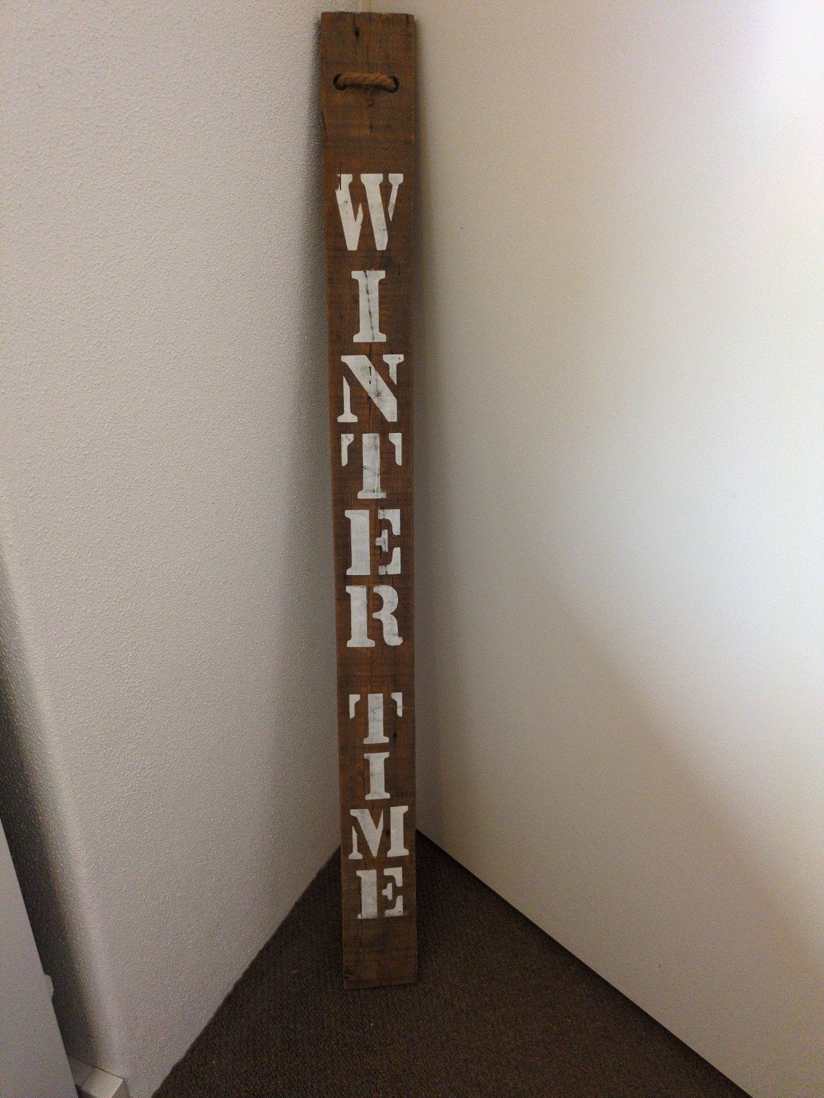 Houten 'WINTERTIME' decoratiebord met touw, Ophalen, Hout, Gebruikt, Landelijk