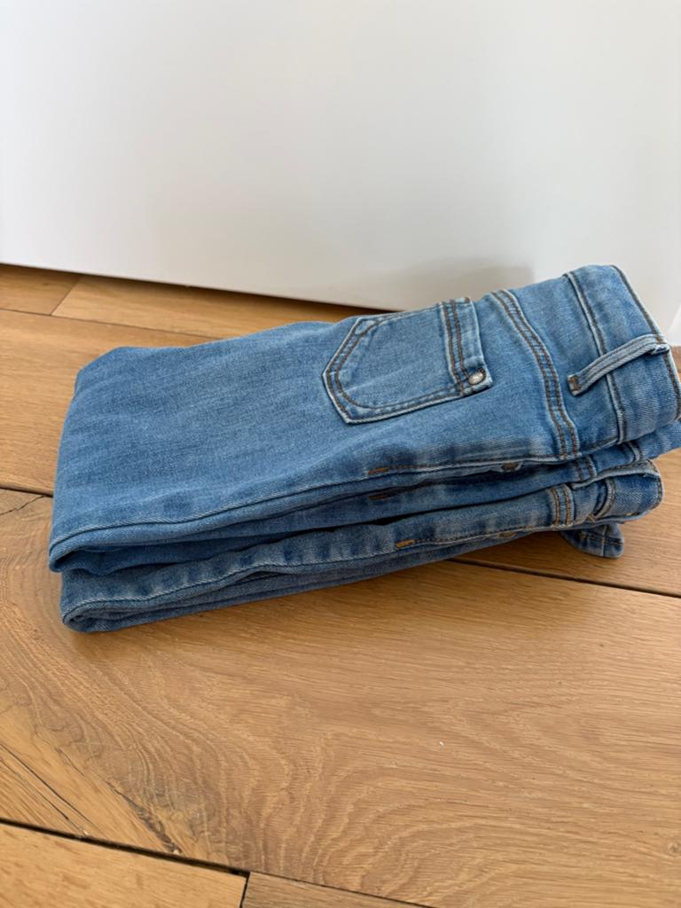 2 nieuwe spijkerbroeken Hema - mt 110, Kinderen en Baby's, Kinderkleding | Maat 110, Ophalen of Verzenden, Nieuw, Meisje, Broek
