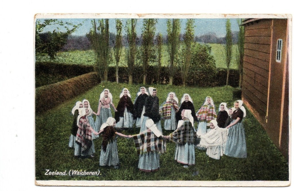 Oude ansichtkaart Zeeland Walcheren klederdracht 1939, Ophalen of Verzenden, 1920 tot 1940, Gelopen, Zeeland