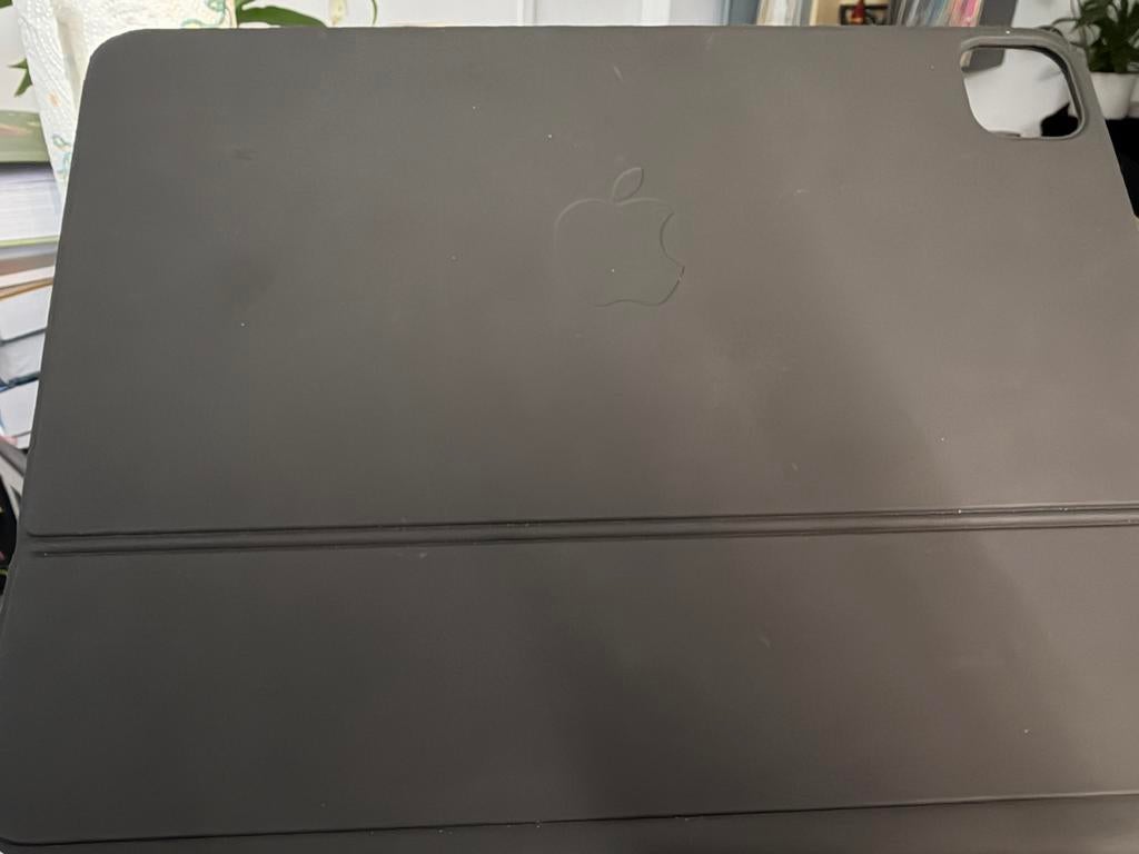 Apple Magic Keyboard voor iPad 11-inch, Ophalen of Verzenden, Zo goed als nieuw, 11 inch, Bescherming voor- en achterkant