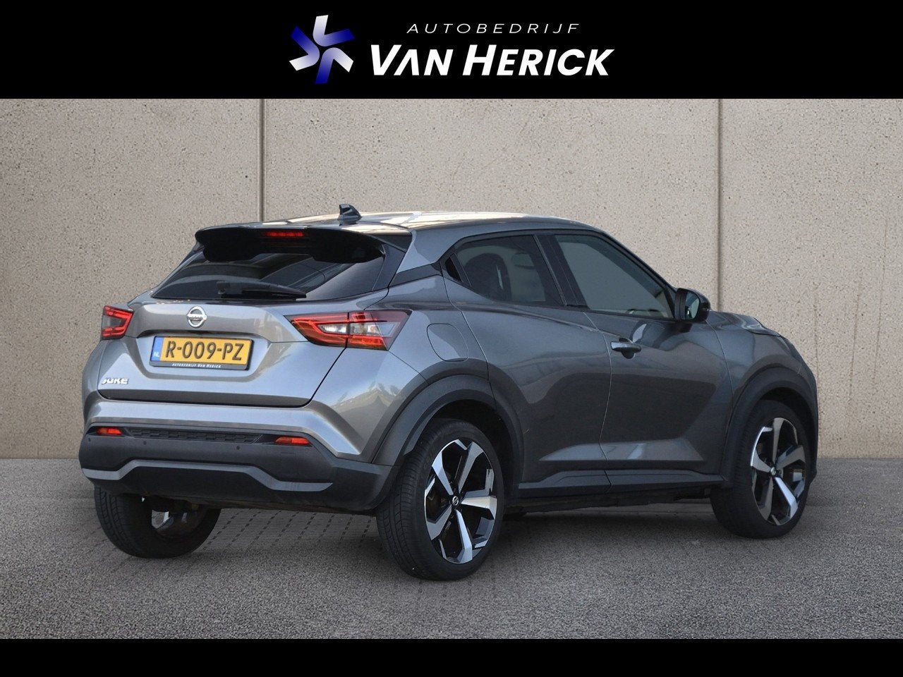 Foto 4 van Nissan Juke 1.0 DIG-T Tekna Automaat | Navigatie | Stoelverw
