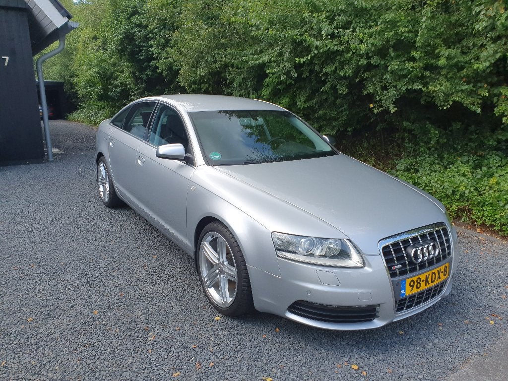 Audi A6 2.4 V6 130KW 2005 Grijs, Auto's, Voorwielaandrijving, Zwart, Handgeschakeld, Dealer onderhouden