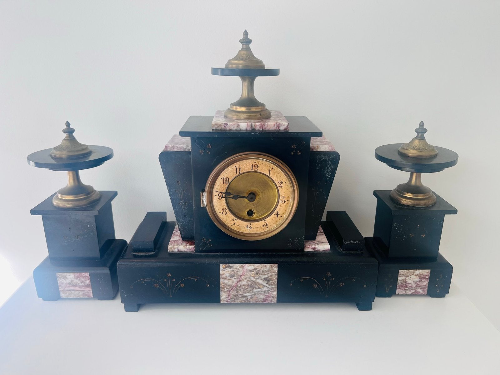 Antieke marmeren pendule met twee vazen, Ophalen