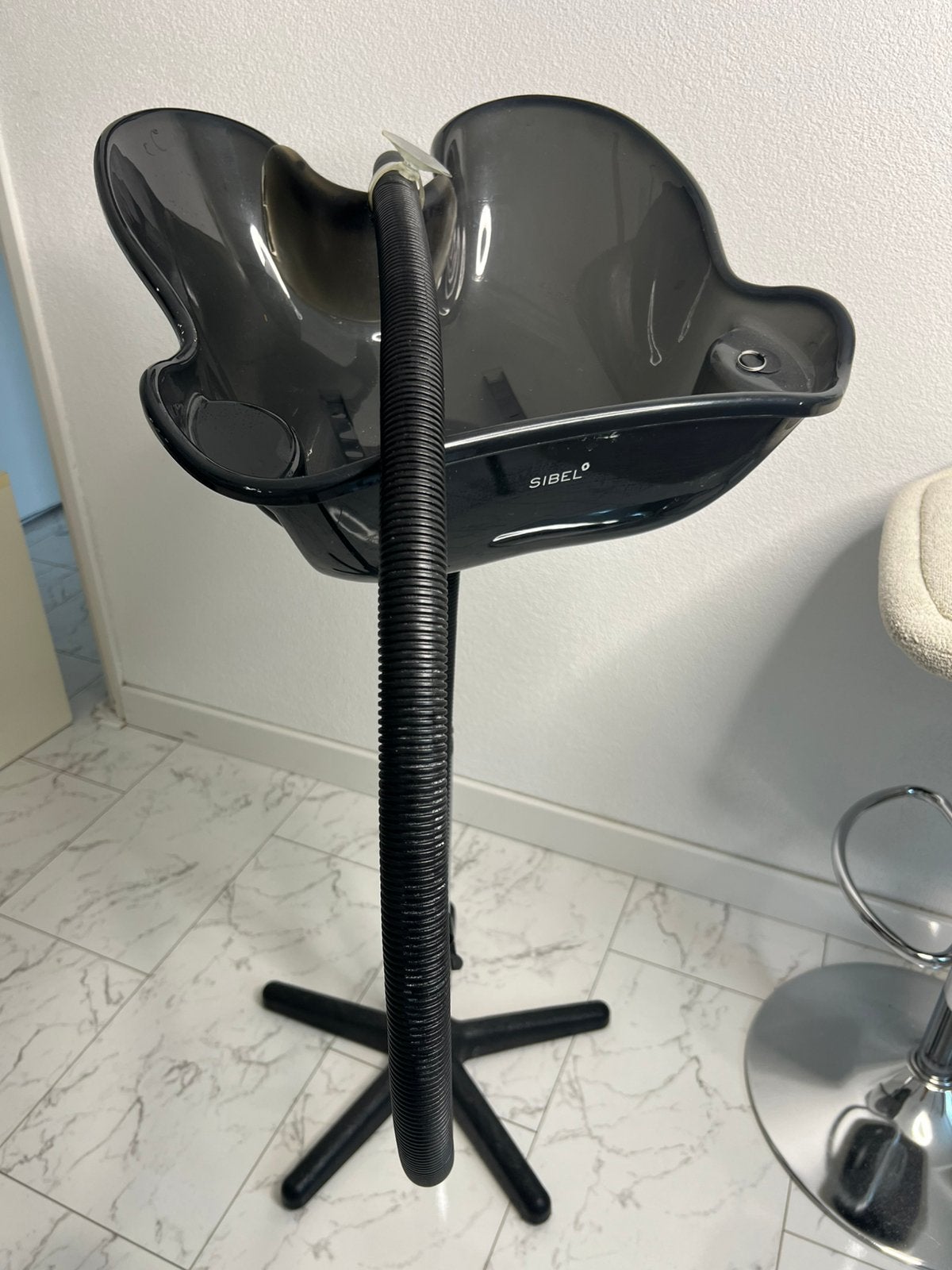 Kappers wastafel/haarwasbak, 2 krukken, Ophalen, Zo goed als nieuw, 60 tot 90 cm
