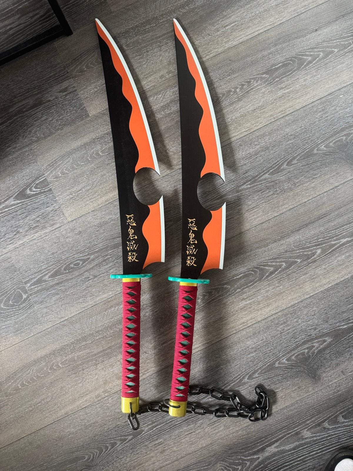 Twee Tengen Uzui Zwaarden - Demon Slayer Cosplay, Ophalen, Zo goed als nieuw