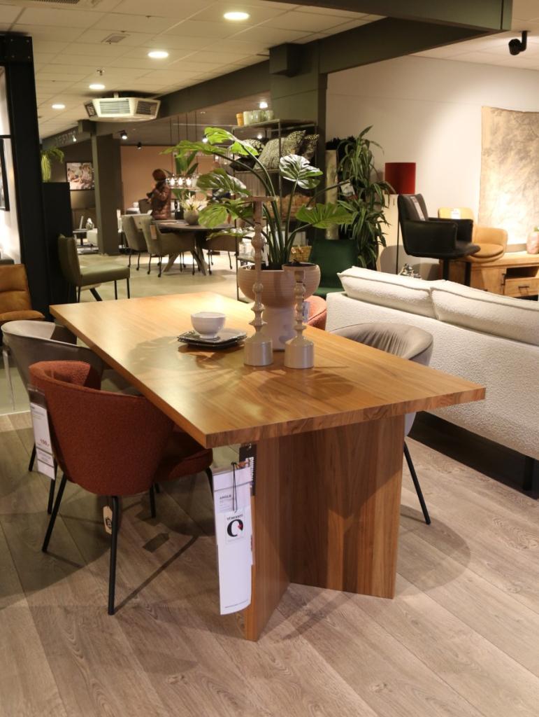 Angle eettafel - vtwonen, Niet ingevuld, Niet ingevuld, Niet ingevuld