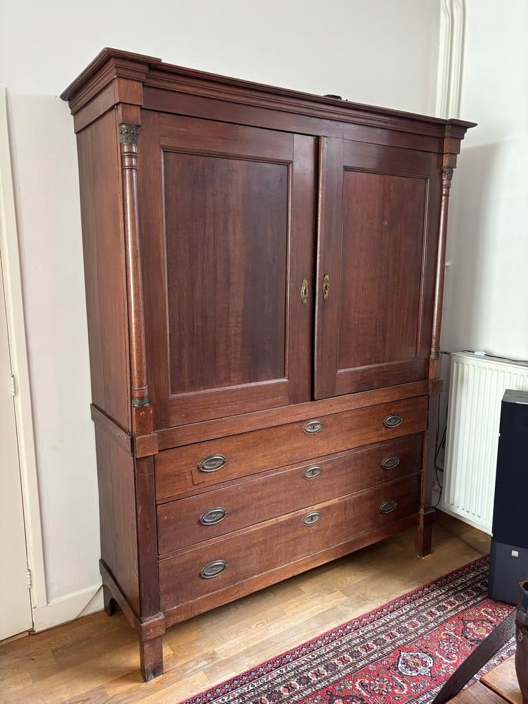 Kabinet kast, Ophalen