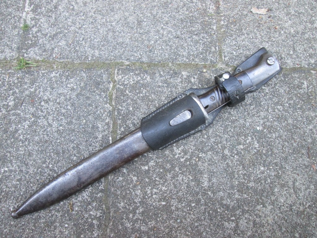 Duitse bajonet K98 Mauser met drager nummer gelijk TOP stuk., Ophalen of Verzenden, Landmacht, Nederland, Mes of Dolk