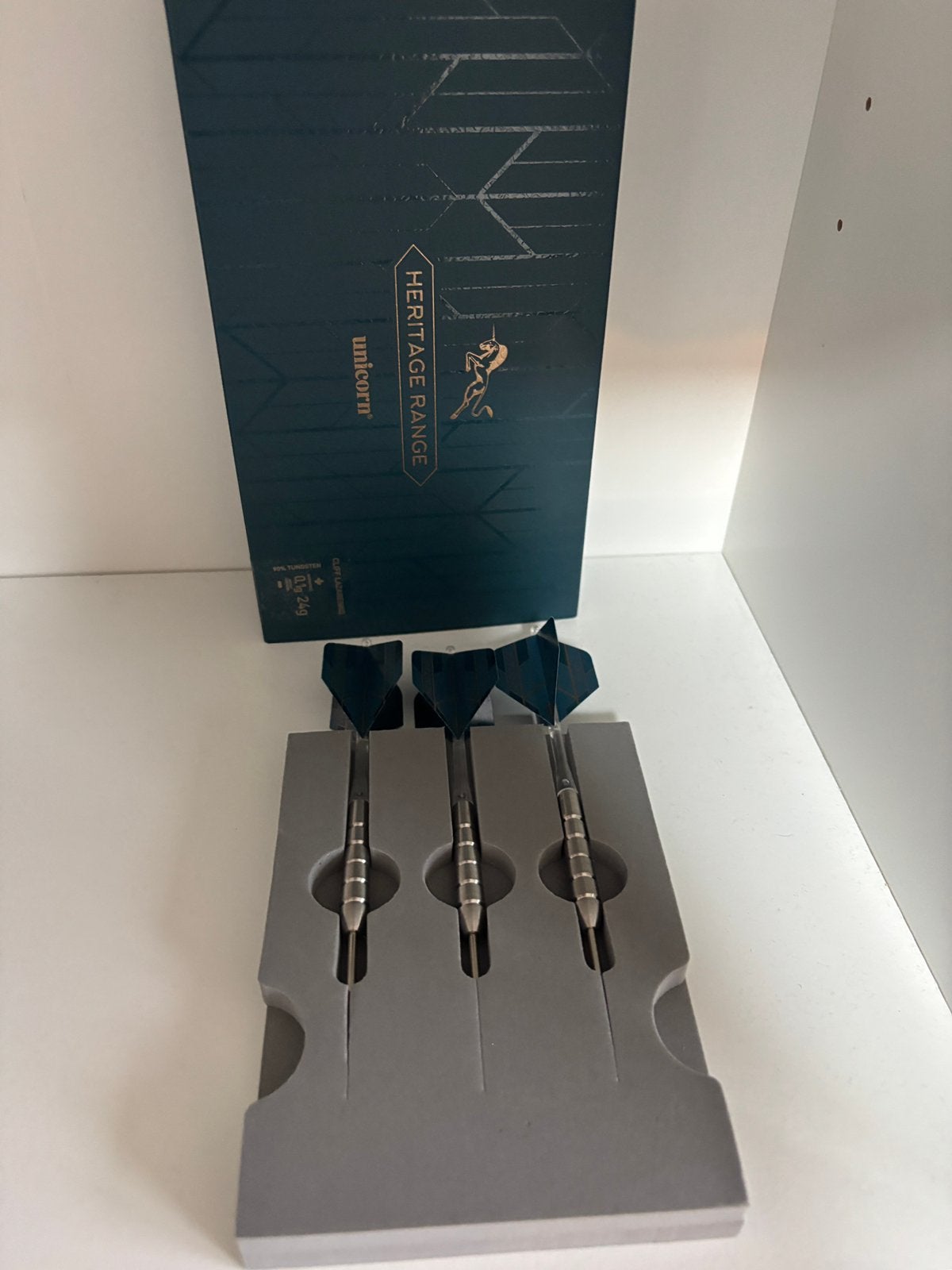 Nieuwe set Unicorn Cliff Lazarenko darts 24g, Ophalen of Verzenden, Nieuw, Pijlen