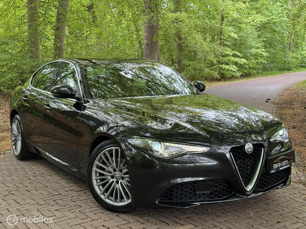 Alfa Romeo Giulia 2.2 ~ Leder ~ Top staat ~ Xenon ~, 1349 kg, Achterwielaandrijving, Gebruikt, 4 cilinders