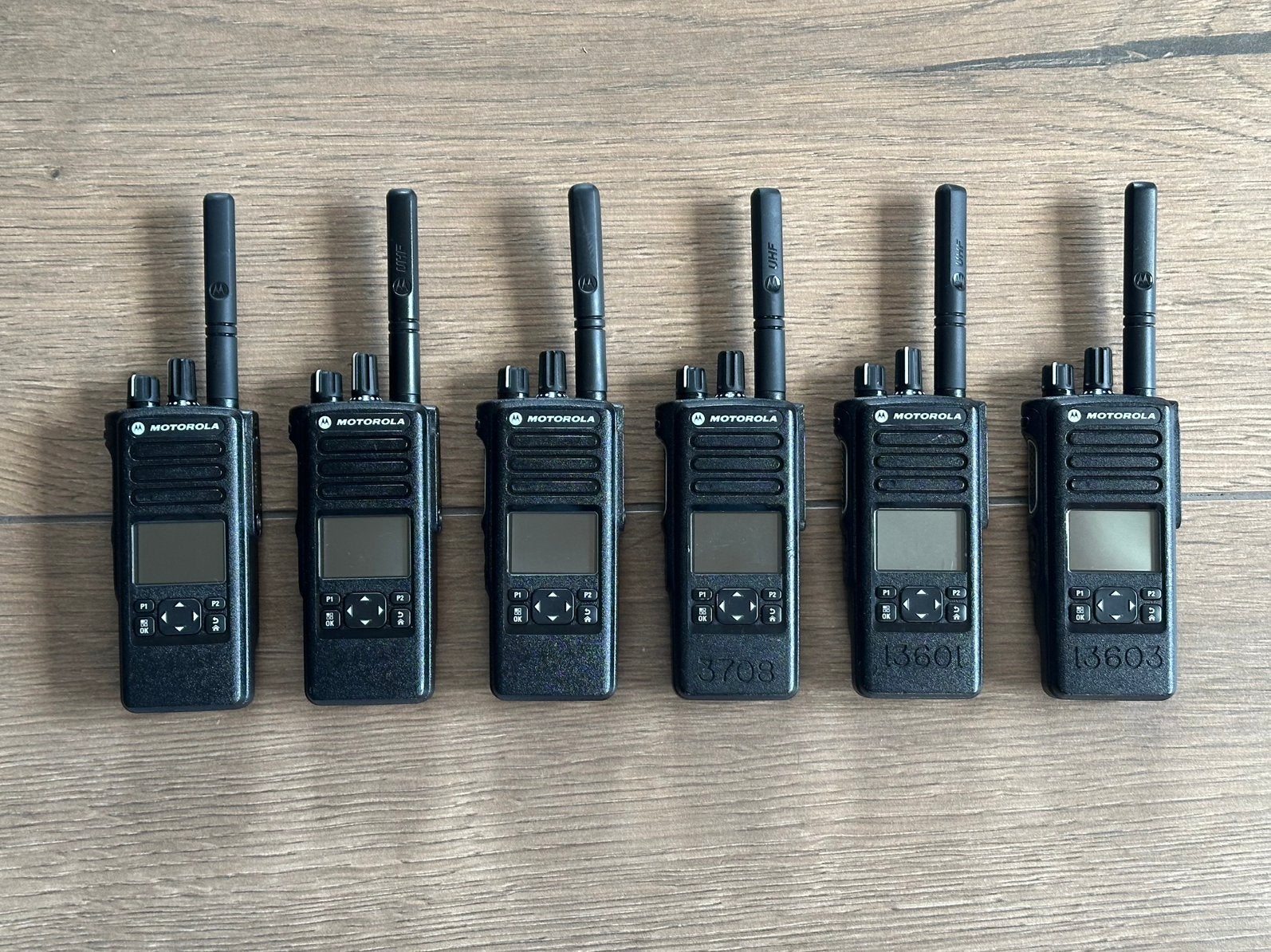 6x Motorola DP4600e (UHF) - zeer complete set!, 15 km of meer, Ophalen of Verzenden, Zo goed als nieuw, Portofoon of Walkie-talkie
