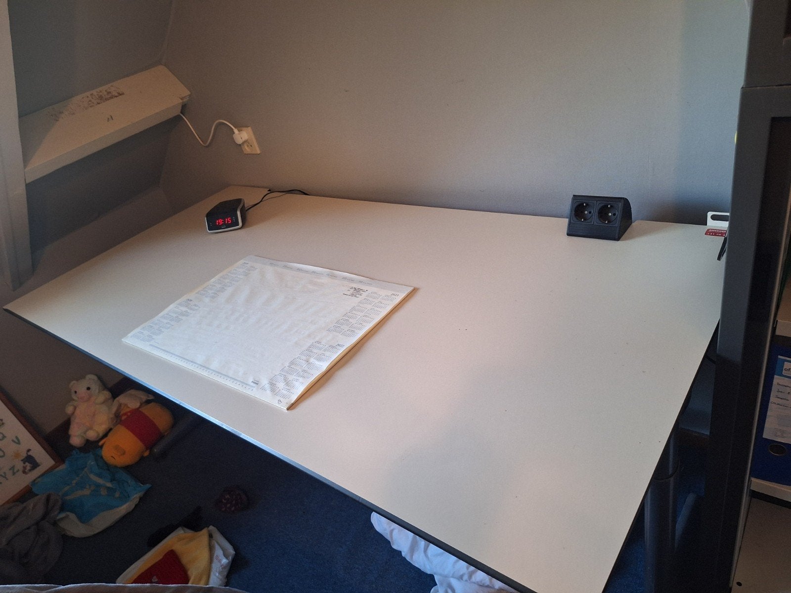 In hoogte verstelbaar bureau 180x90 met kabelbak, Computers en Software, Ophalen, Gebruikt
