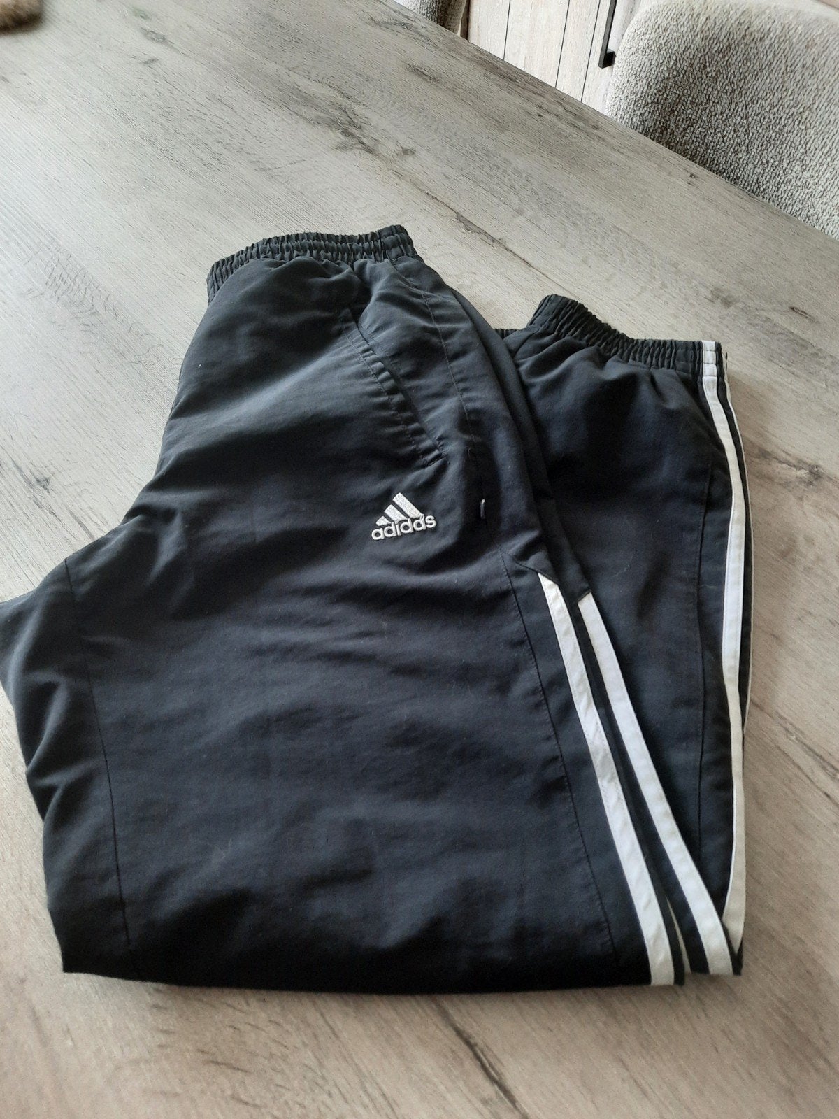 Adidas broek maat L, Kleding | Dames, Sportkleding, Gedragen, Overige typen, Maat 42/44 (L), Zwart, Ophalen of Verzenden