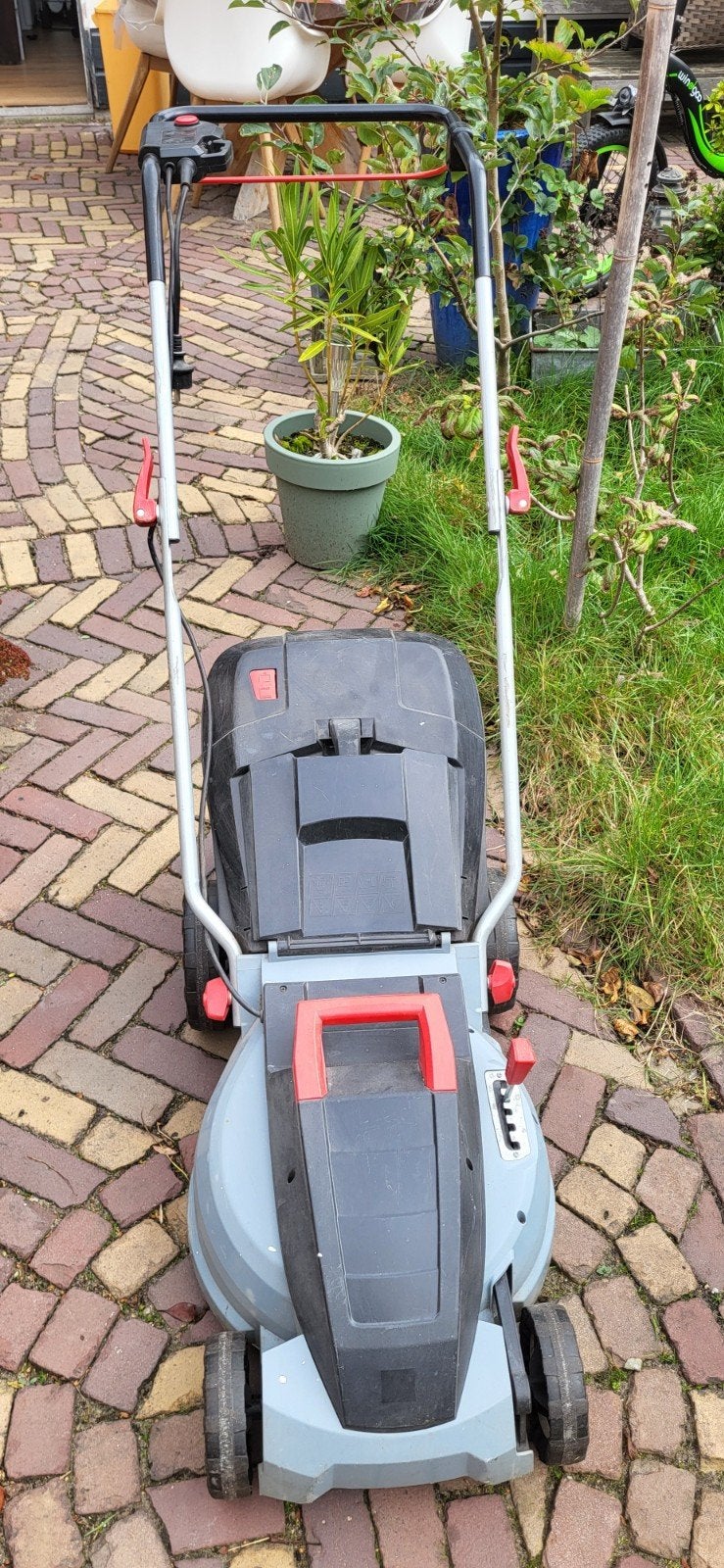 Pattfield Elektrische Grasmaaier PE-EN 1536, Tuin en Terras, Ophalen, Cirkelmaaier, Gebruikt, Elektrische grasmaaier