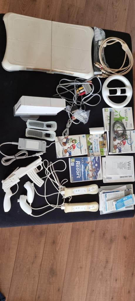 Nintendo Wii Compleet met Balance Board, Ophalen, Gebruikt, Met 2 controllers, Met games