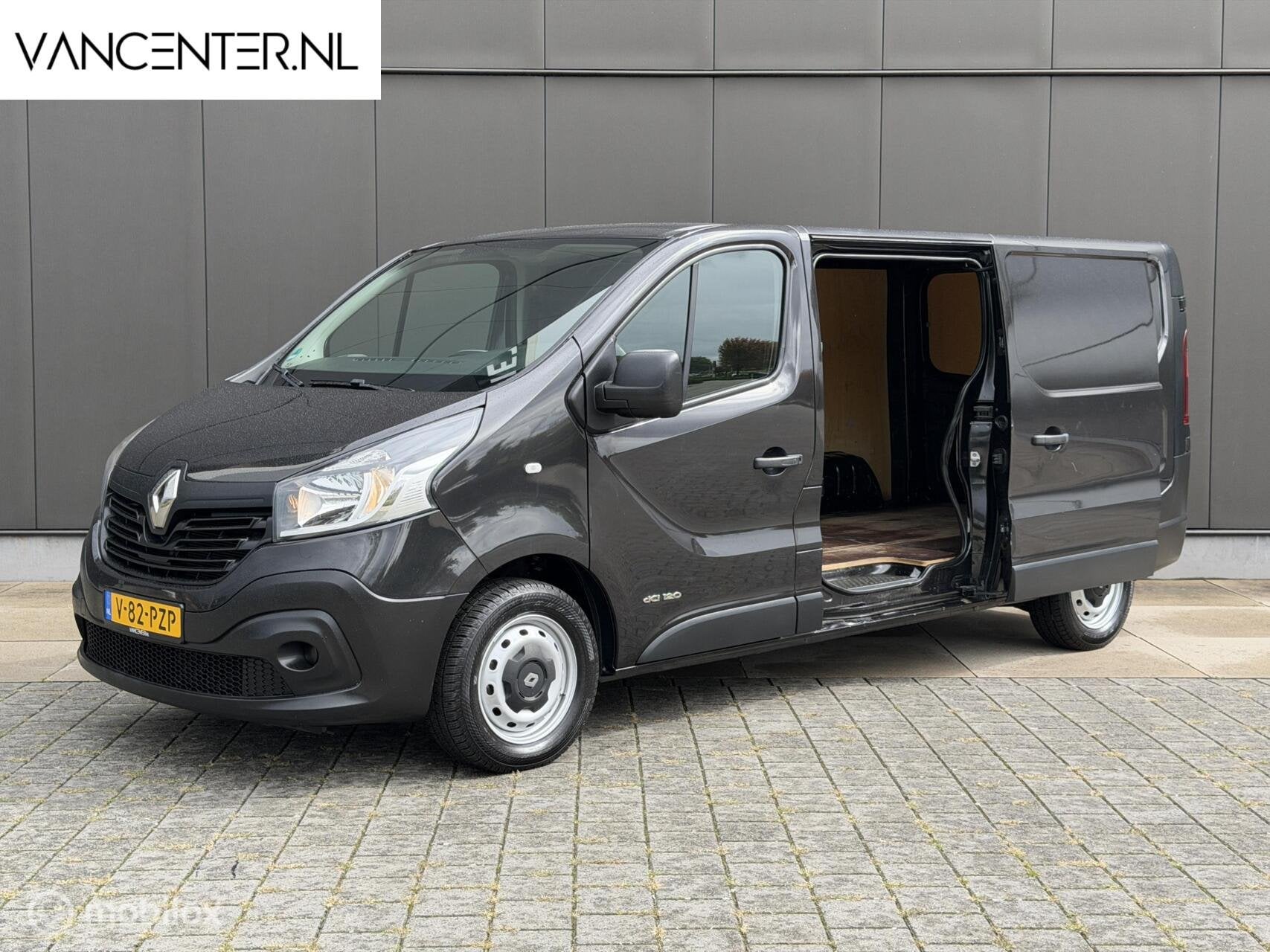 Renault Trafic L2 1.6 dCi 120PK Airco 2x Schuifd. Zwart Bank, Stof, Gebruikt, 4 cilinders, 2000 kg