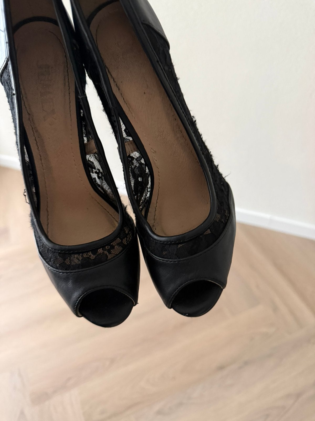 Hoge hakken pumps maat 37(high heels,stiletto’s,naaldhakken), Kleding | Dames, Schoenen, Gedragen, Pumps, Zwart, Ophalen of Verzenden