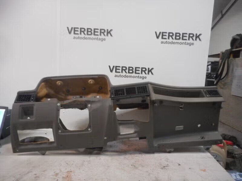 DASHBOARD Opel Kadett E (33 / 34 / 43 / 44), Auto-onderdelen, Bahnhofsplatz 65423 Rüsselsheim am Main, DE, Gebruikt, Opel, Opel Automobile GmbH