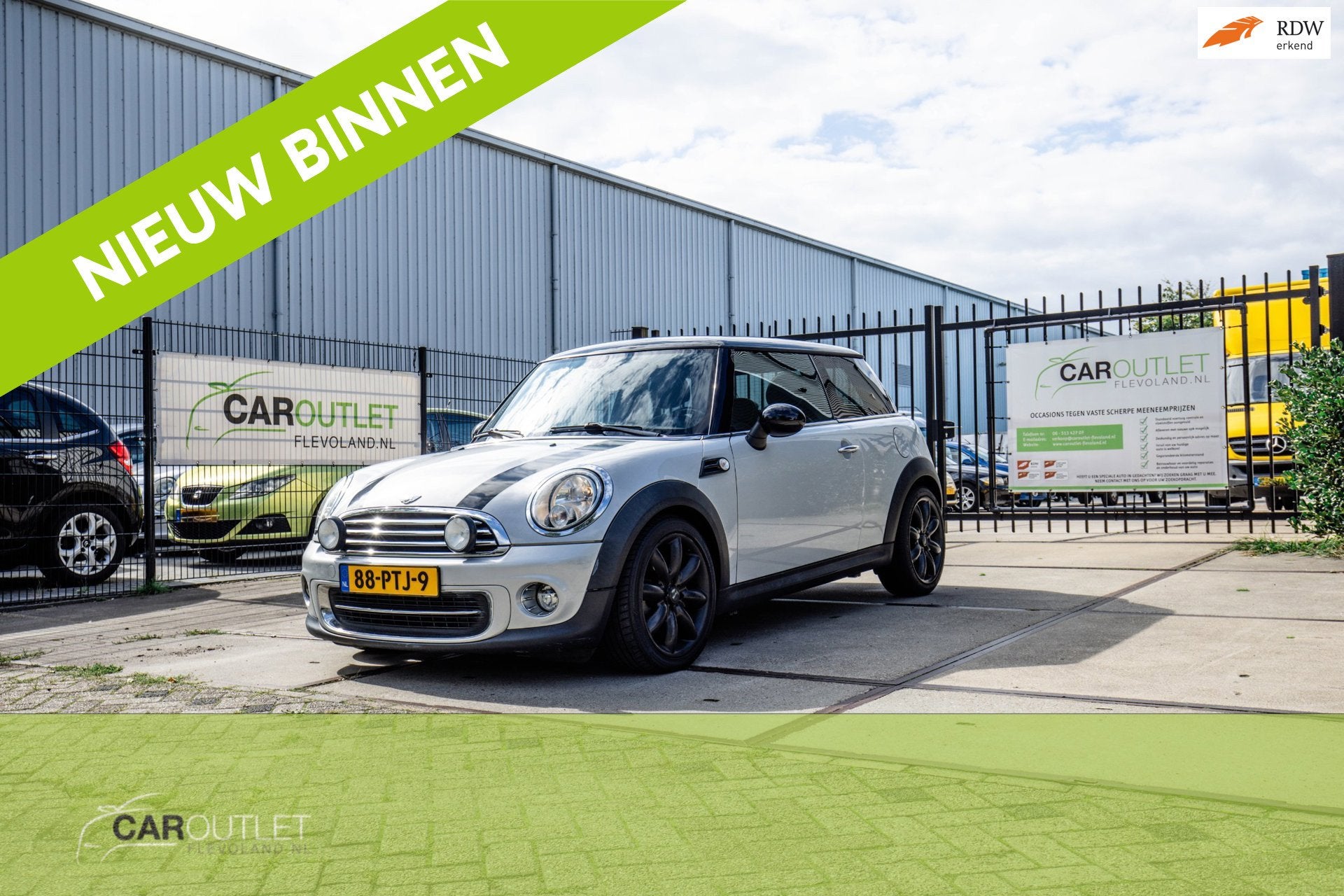 Mini 3-Deurs 1.6 Cooper 10 YEARS 2, Voorwielaandrijving, Zwart, 4 stoelen, 122 pk