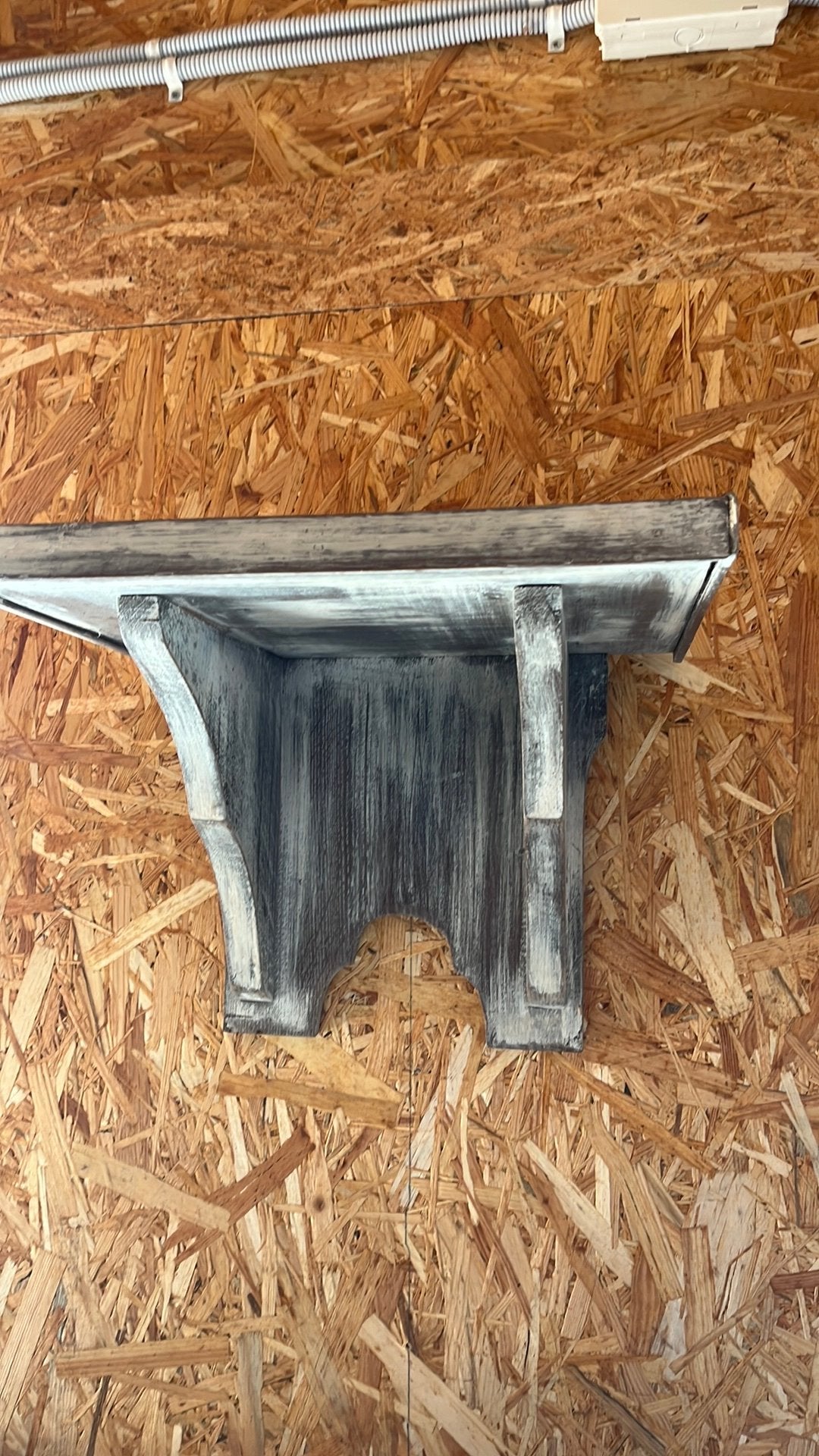 Plankje  oud regaaltje 27 cm hoog 35 br 26 diep eikenhout, Ophalen of Verzenden, Gebruikt, Rond, Hout