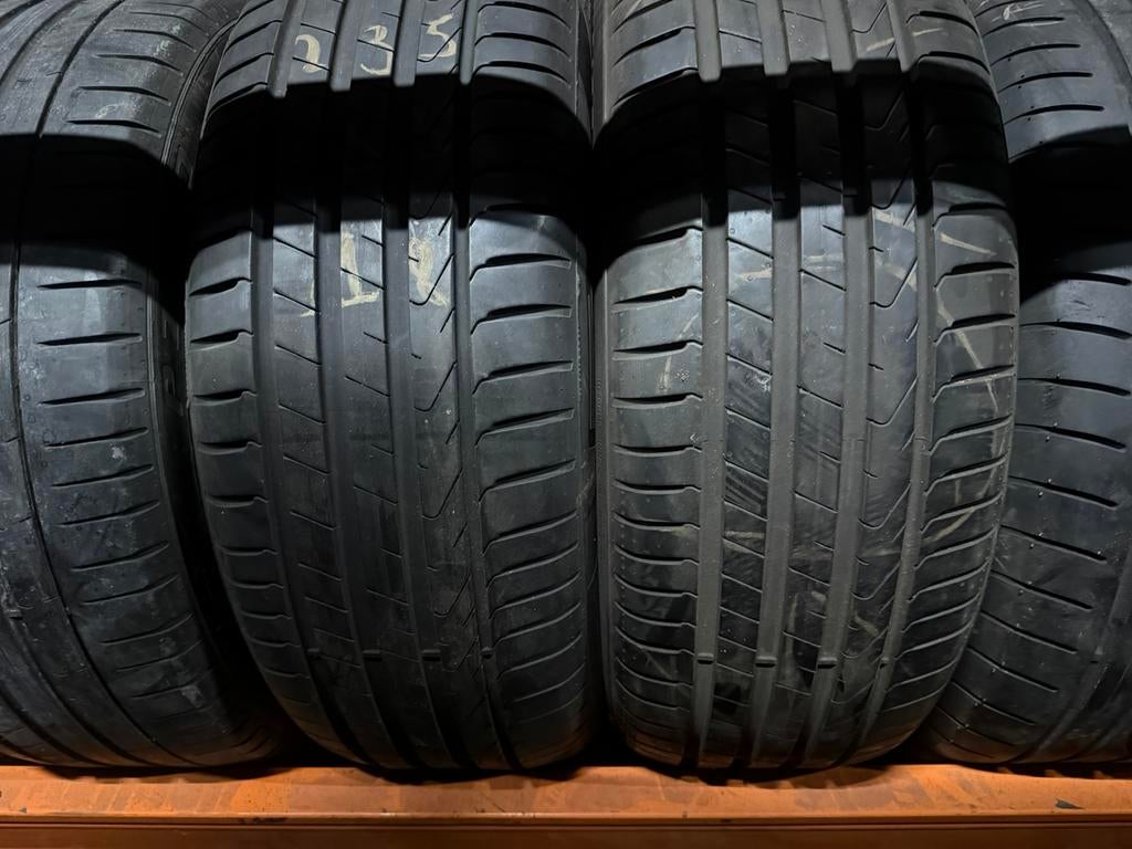 2x 235 55 18 Pirelli Cinturato P7 Demo NIEUW DOT2023