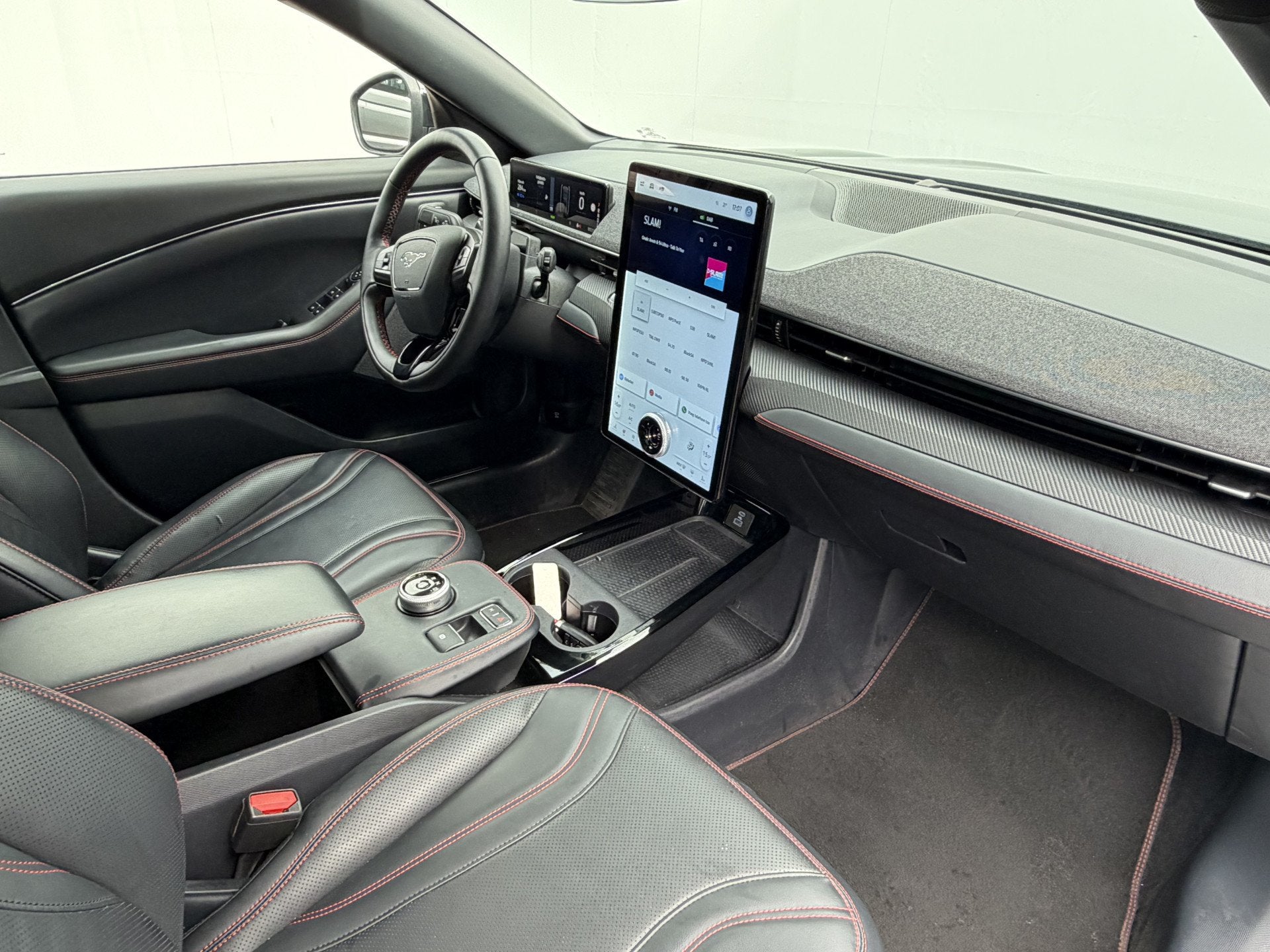 Ford Mustang Mach-E AWD 75 kWh Pano 360° Memory Stoel/Stuur, Automaat, Automatische klimaatregeling, Gebruikt, 750 kg