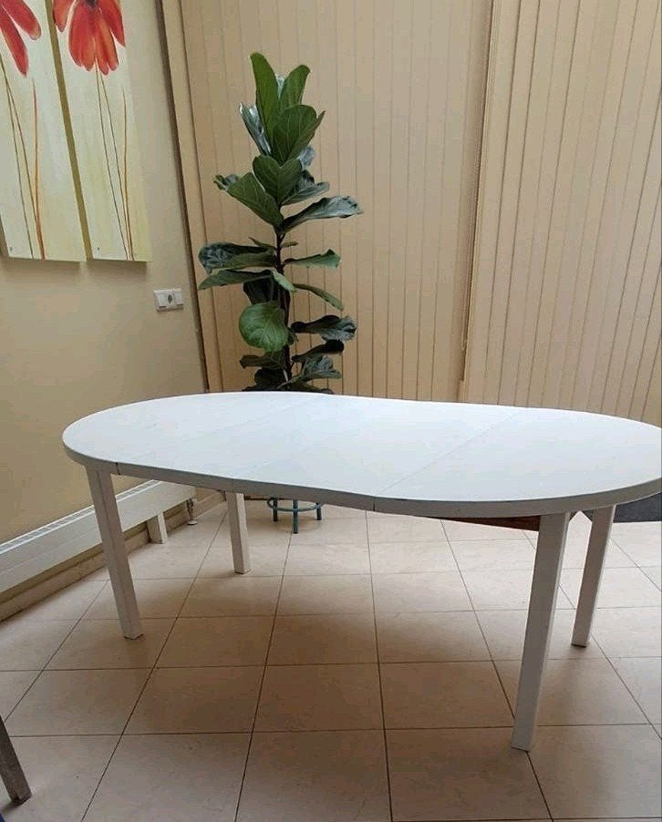 IKEA rond/ovaal uitschuifbare eettafel, Huis en Inrichting, Tafels | Eettafels, Ophalen
