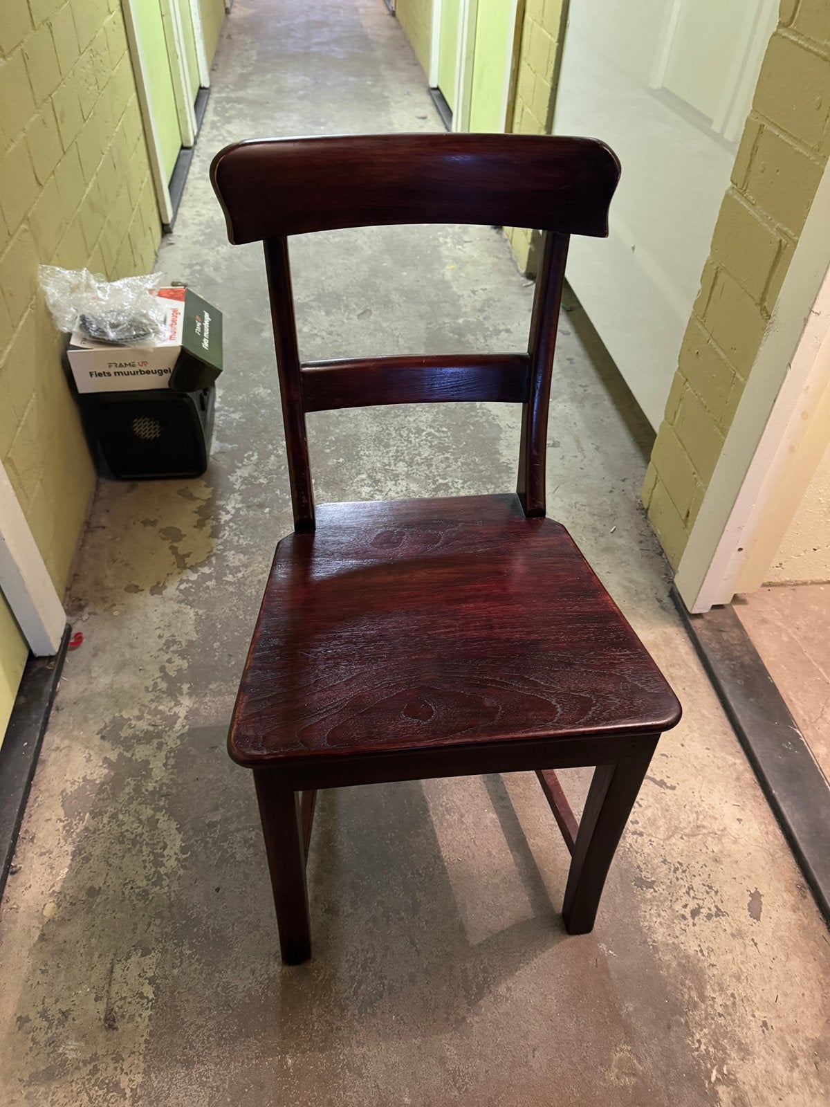 Set of 6 Wooden Dining Chairs – Dark Wood – Good Condition, Ophalen