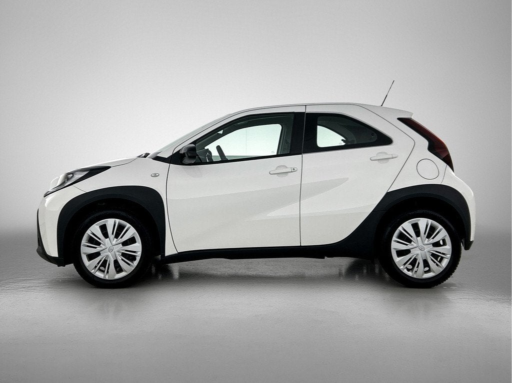 Toyota Aygo X 1.0 VVT-i MT Play | BTW voertuig | fietsendrag, 12 maanden, Stof, Gebruikt, 920 kg