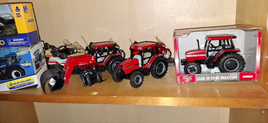 3x Case International, Hobby en Vrije tijd, Modelauto's | 1:32, Ophalen of Verzenden, Tractor of Landbouw