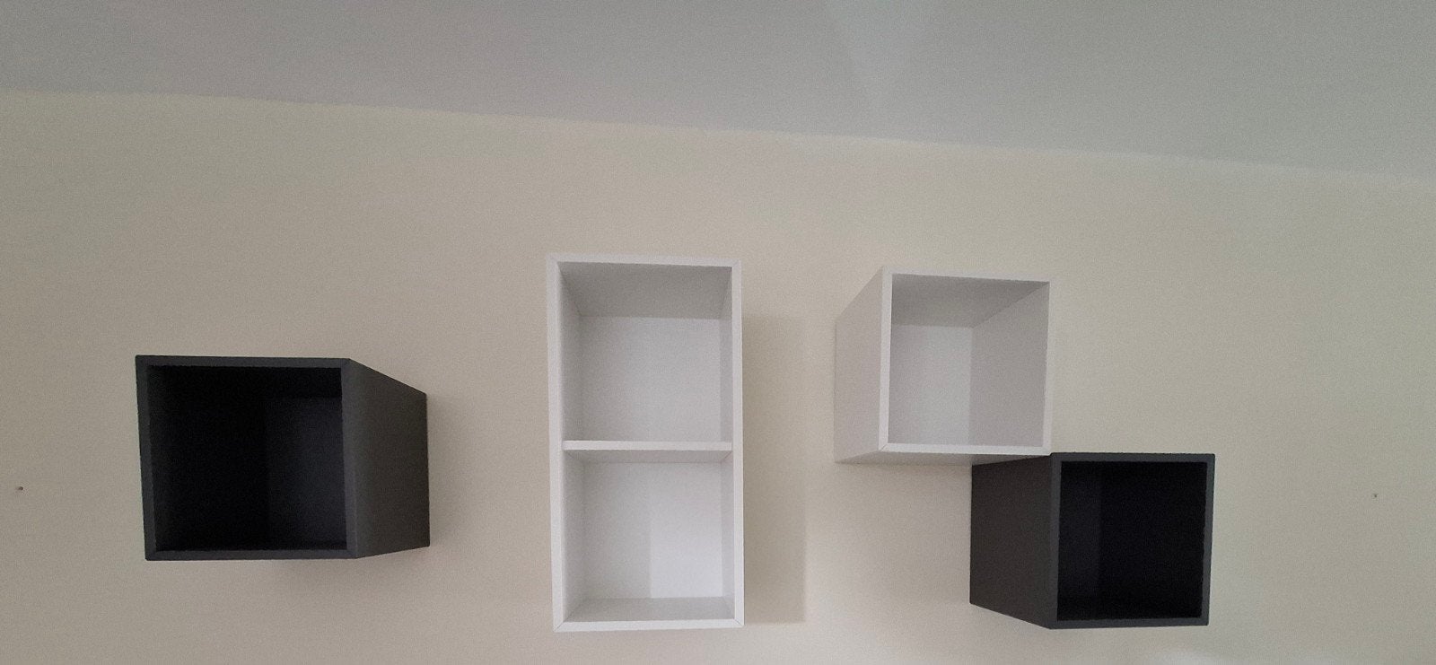 Ikea Muurkastjes Wit en Antraciet - 4 Delen, Ophalen, Gebruikt