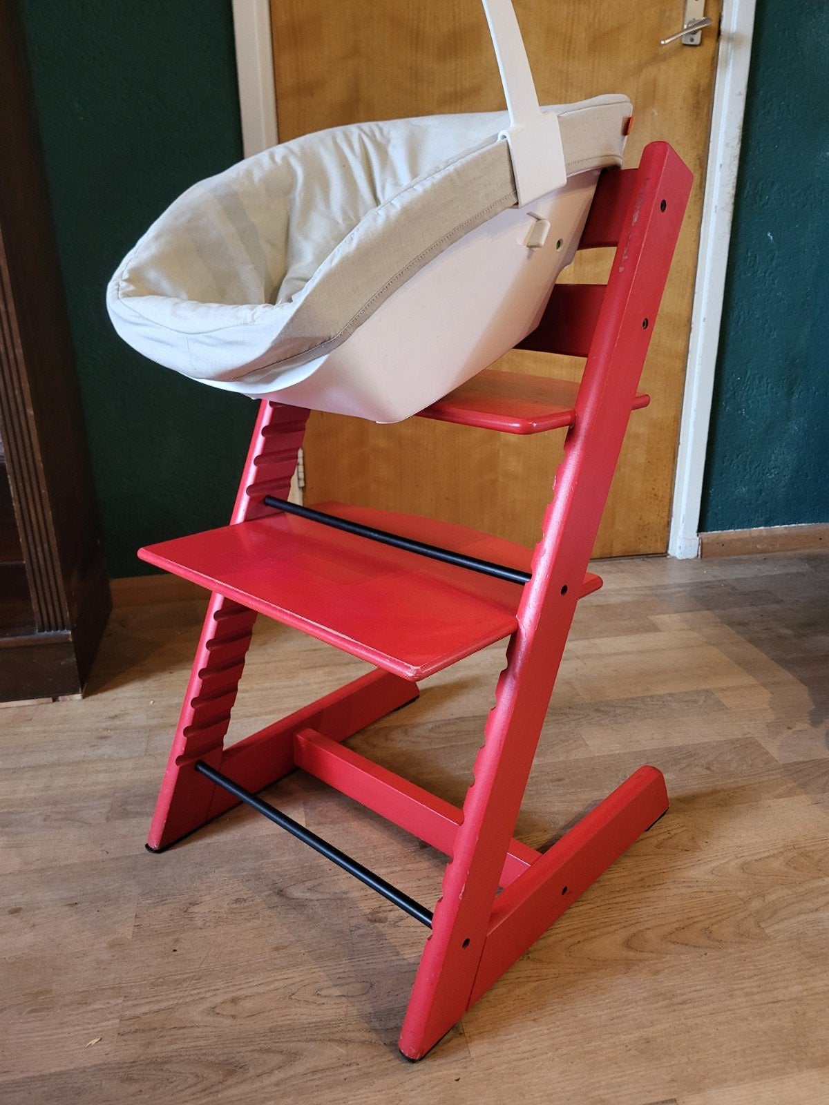 Stokke Tripp Trapp kinderstoel met Newborn Set en anti-kiep, Kinderen en Baby's, Ophalen, Gebruikt, Meegroeistoel, Gordel(s)