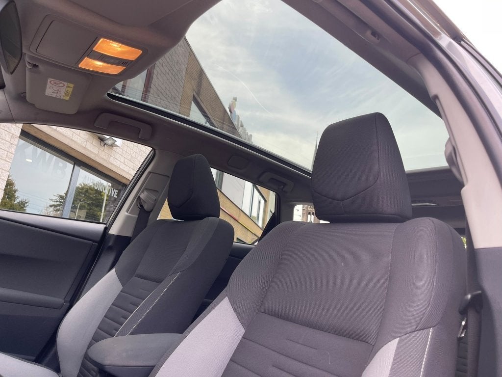 Foto 4 van Toyota Auris Touring Sports 1.2T Business Pano Trekhaak Navi