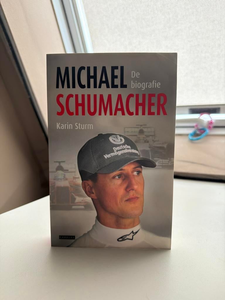 Michael Schumacher: De biografie - Karin Sturm, Ophalen of Verzenden, Zo goed als nieuw