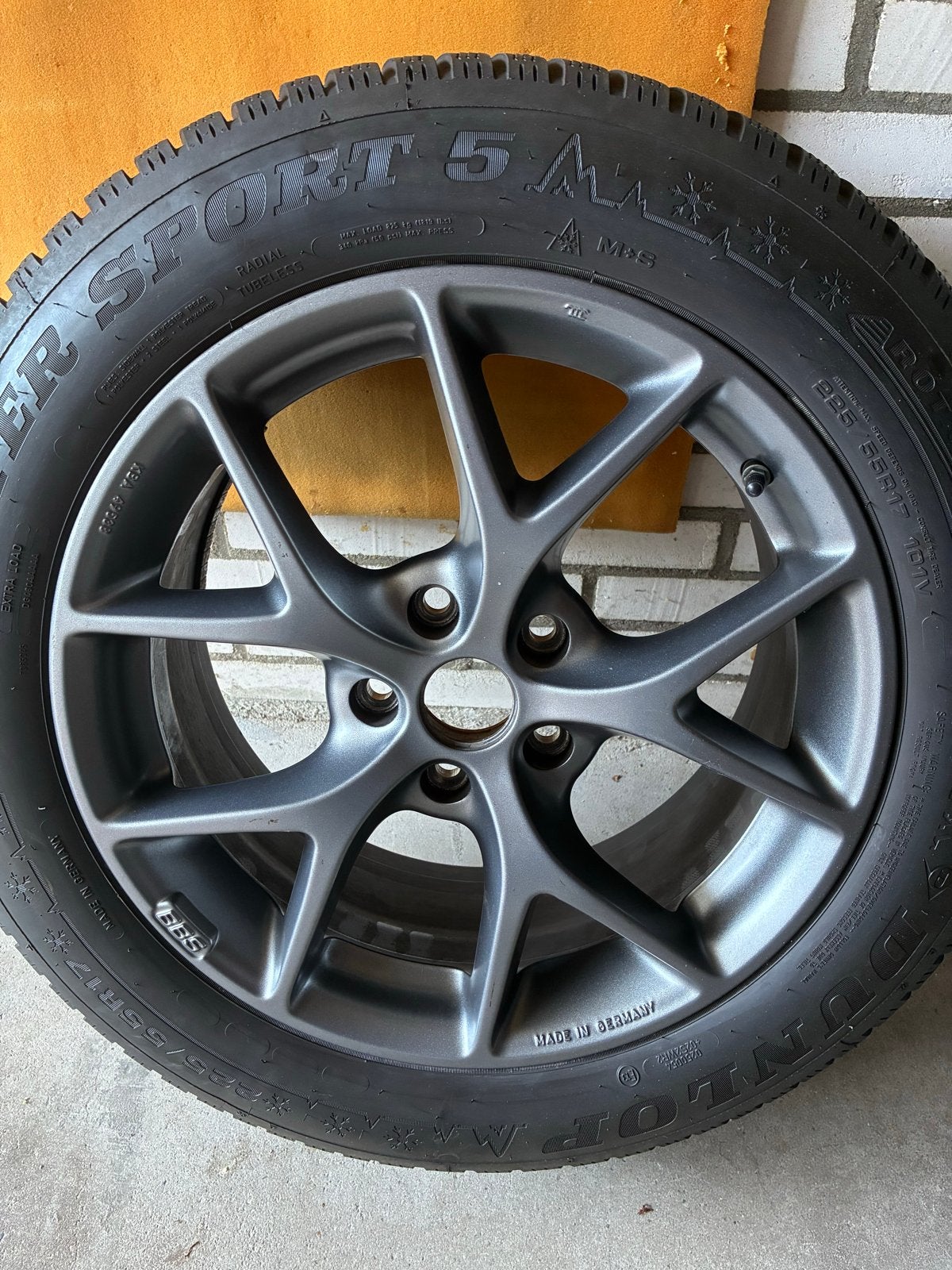 Dunlop Winter Sport 5 225/55R17 met BBS velgen, Auto-onderdelen, Banden en Velgen, Ophalen, Gebruikt, Banden en Velgen, 17 inch