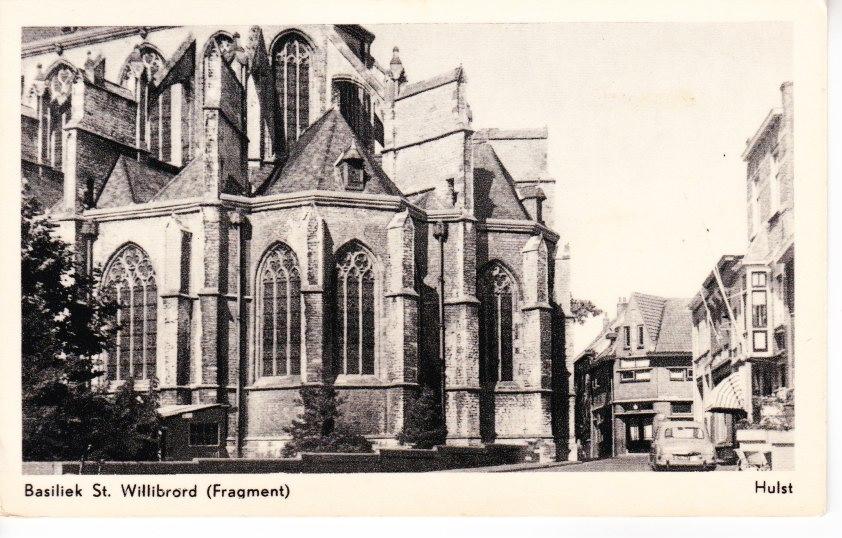 HULST,- Basiliek St. Willibrord (Fragment) Auto. 06-05, Ophalen of Verzenden, 1940 tot 1960, Gelopen, Zeeland