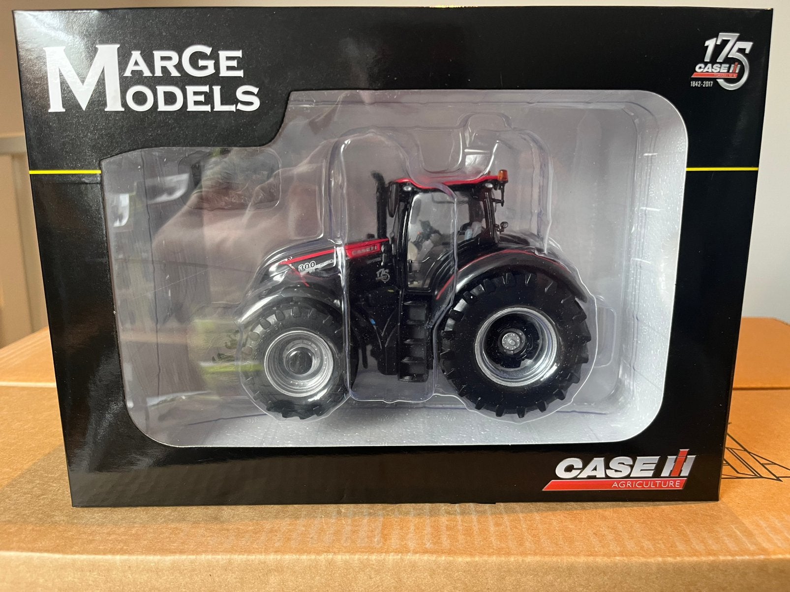 Case IH Optum 300 CVX Trekker Black / Red MarGe 1713 500 pcs, Ophalen of Verzenden, Nieuw, Tractor of Landbouw, Overige merken