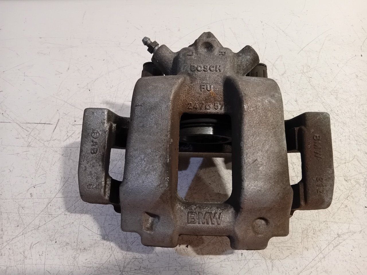 Remklauw links voor BMW 4 serie, Onderdelen@venauto.nl, Van der Ven Autorecycling B.V., Gebruikt, Ettenseweg 76, 4706 PB Roosendaal, The Netherlands