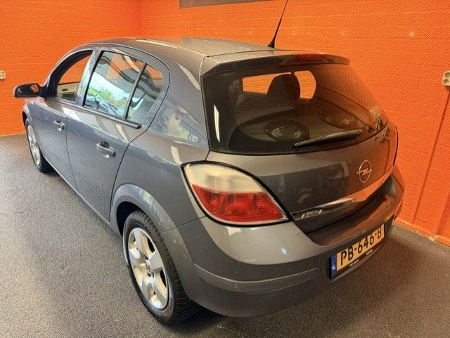 Opel Astra 1.4 / 90PK / 5 DEURS / ESSENTIA / AIRCO!, Auto's, Voorwielaandrijving, Stof, Gebruikt, Blauw