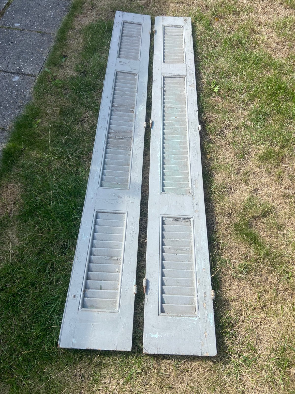 2 oude smalle louvre deurtjes, Ophalen, Gebruikt, Minder dan 80 cm, Overige typen