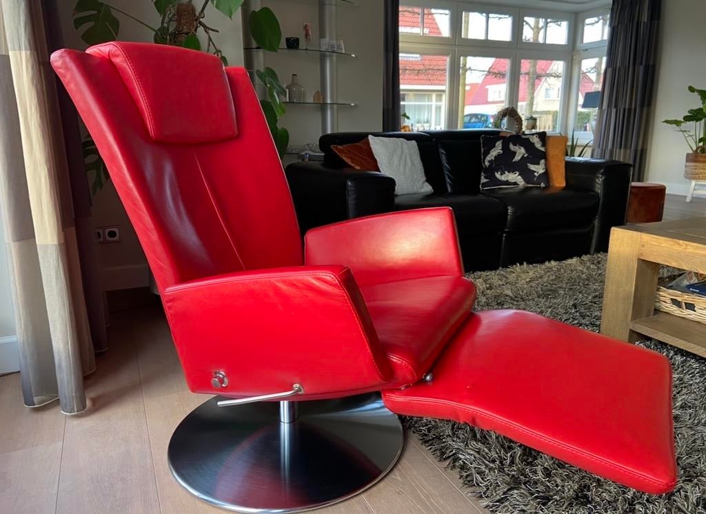 Gealux Rode Lederen Relaxfauteuil - Draaibaar, Ophalen, Zo goed als nieuw, 75 tot 100 cm, 50 tot 75 cm