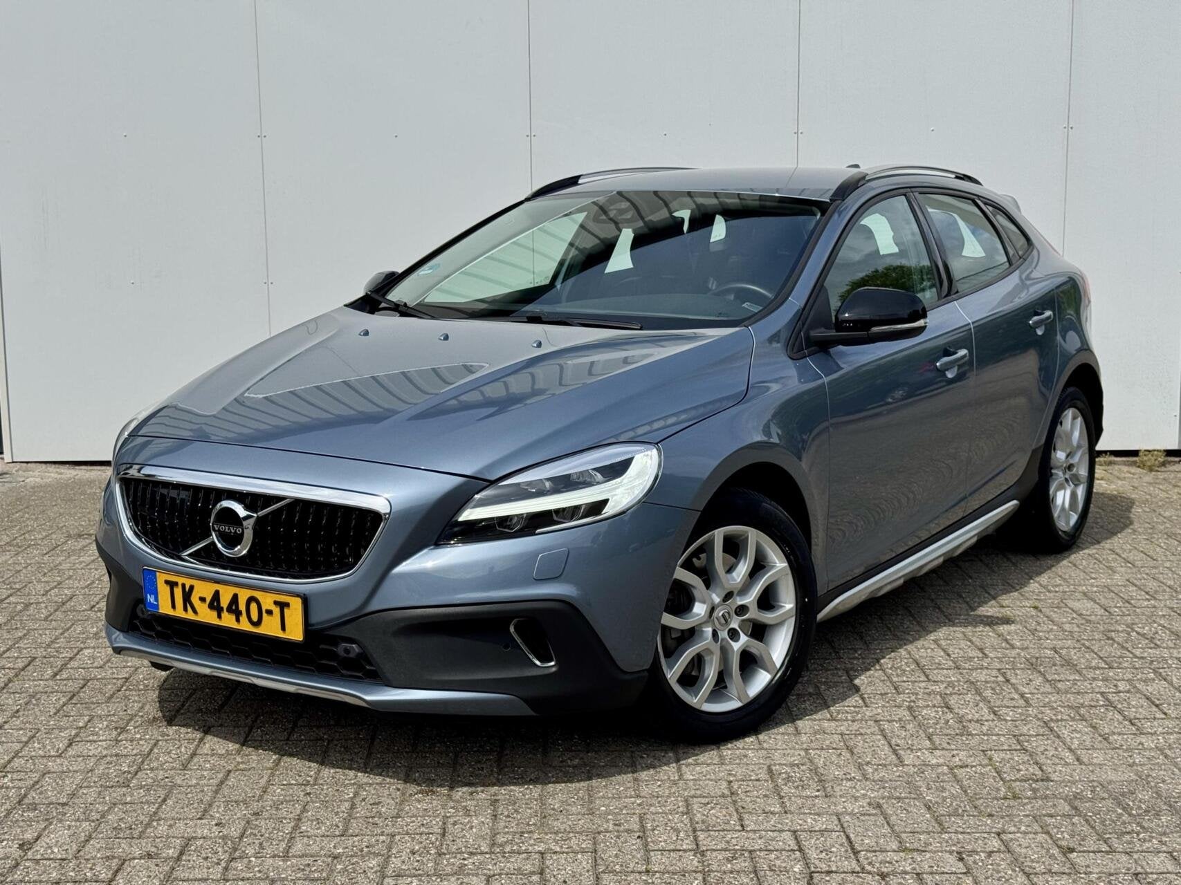 Volvo V40 Cross Country 1.5 T3 Edition+ Automaat|Adaptive Cr, 4 cilinders, 700 kg, 152 pk, V40