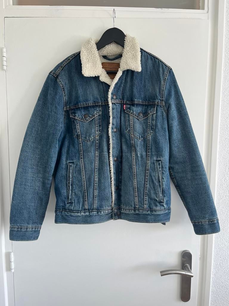 Levi’s gevoerde spijkerjas maat S. Weinig gedragen., Ophalen of Verzenden, Gedragen, Maat 46 (S) of kleiner, Blauw
