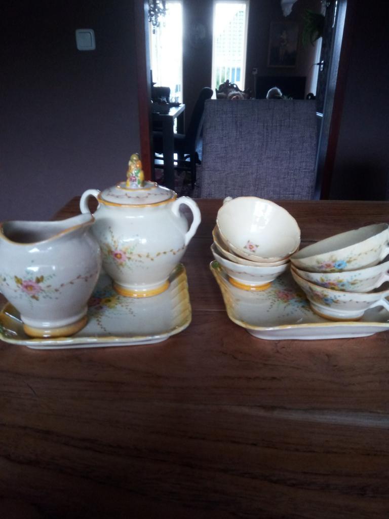 Oud 10 delig apart servies, Antiek en Kunst, Ophalen