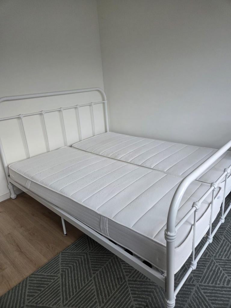 Tweepersoons bed inclusief matrassen (200x160), Ophalen, Gebruikt, Wit, Tweepersoons