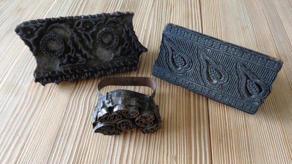 Vintage batik stempels, 2 hout, 1 metal, Ophalen of Verzenden