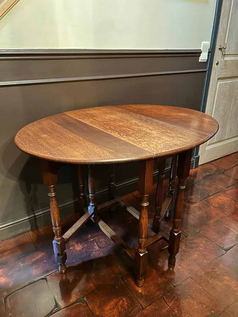 Antieke houten klaptafel in Eik - Charmant en functioneel., Ophalen
