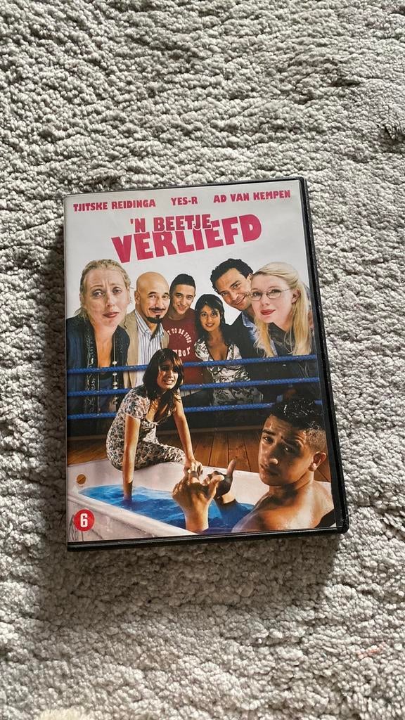 Een beetje verliefd, Vanaf 6 jaar, Ophalen of Verzenden, Zo goed als nieuw, Komedie