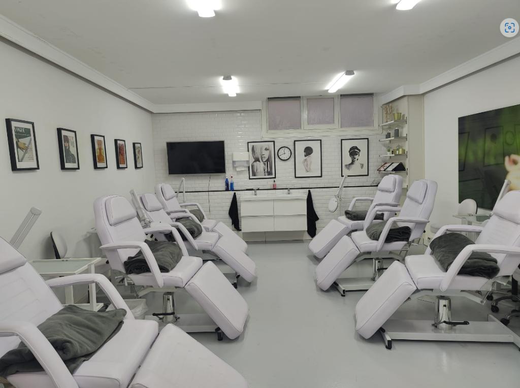 Salonruimte te huur ZOMER KORTING!, Huizen en Kamers, Kamers te huur, Amsterdam